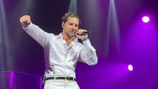 David Bisbal Medley Abriré la puerta es complicado y probablemente 10262021 [upl. by Moreta]