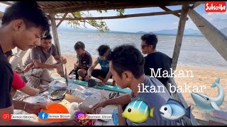 Bakar Bandeng Langsung Dipinggir Laut  Makan Bareng  ikan bakar  pinggir pantai [upl. by Ludba]