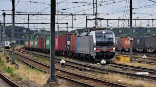 KRE 193 145 vertrekt met een containertrein van station Venlo [upl. by Yrruc]