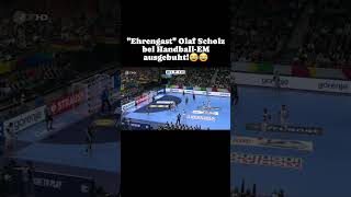 quotEhrengastquot Olaf Scholz wird bei HandballEM ausgebuht handball [upl. by Dylan]