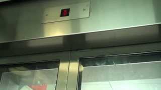 シンドラーLiftronic製エレベーター SchindlerLiftronic Traction Elevator  Bus Station Southbank Brisbane QLD [upl. by Tdnarb]