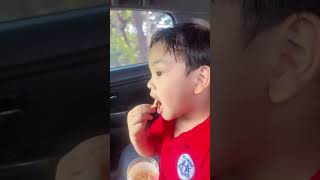 Gala pulang sekolah naik mobil sambil ngemil kue bawang Mama Fuji [upl. by Nnarual250]