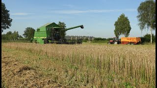 Graan dorsen met John Deere 2046 in lemelerveld [upl. by Timon]