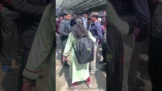 🤬passengers fighting with TT👮🏻‍♀️🤯Bangarpet railway station 💥trending shorts viralvideo vlo [upl. by Payne]