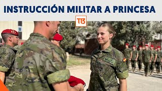 La princesa Leonor se estrena con uniforme militar para ver el desfile con los reyes [upl. by Menides220]