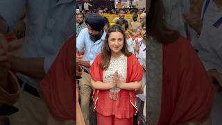 Parineeti Chopra Rajiv Adatia With Mom Spotted At Lalbhagcha Raja For Darshan parineetichopra [upl. by Akenehs883]