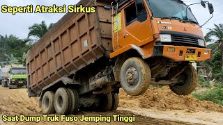 Seperti atraksi saat dump truk jemping tinggi [upl. by Kcired]