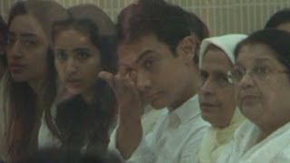 Aamir Khan CRIES at Jiah Khans condolence MEET [upl. by Vergos]