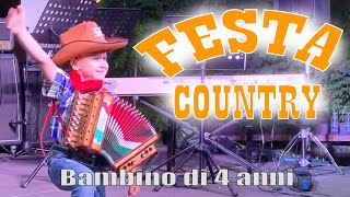 Bambino di 4 anni FENOMENO DA NON CREDERE suona lorganetto e fa lo SHOWMAN FESTA COUNTRY SCACCHIA [upl. by Bayard]