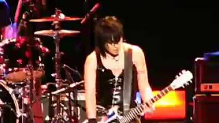 Joan Jett Do you wanna touch me [upl. by Ferretti588]