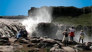 Island  Dettifoss  Faszinierender Wasserfall [upl. by Yrad]