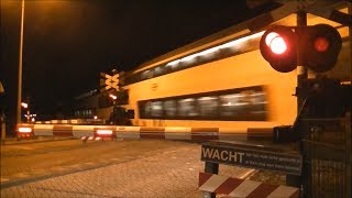 Spoorwegovergang Rosmalen  Dutch railroad crossing [upl. by Madeline953]