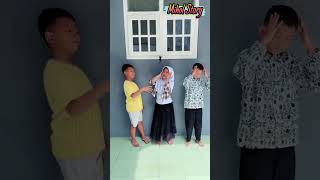 ADA CICAK DI DINDING😁😅 trending comedy humorlucu funny shorts [upl. by Goodkin]