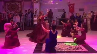 رقصة العروسة و صديقاتها Gelinin ve arkadaşlarının dansı [upl. by Tnomyar]