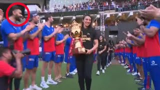 Heartwarming Gesture Kohli amp RCB Pay Respect to Smriti Mandhana [upl. by Alis285]