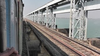 Crossing the Ganga on the Farakka Barrage  New JalpaiguriHowrah Shatabdi Mar 2 2013 [upl. by Deck]