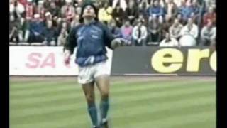 Maradona calentamiento Lección de fútbol y baile  Opus  Live is Life [upl. by Caputo431]