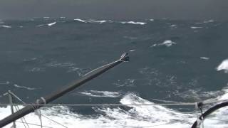 Images de tempête à bord de Finistère Mer Vent  Jean Le Cam  Vendée [upl. by Illyes439]