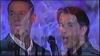 Boy Bands ALLIAGE amp BOYZONE Duet  quotTE GARDER PRÈS DE MOIquot 1998  French TV TF1  Années Tubes [upl. by Pillow730]