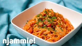 Pasta met scampi en tomatenroomsaus Recept  njammie [upl. by Soo]