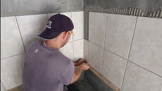 cómo pegar azulejo en un baño [upl. by Amuh925]