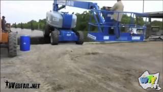 Boom lift FAIL [upl. by Nalak]