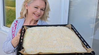 KokosBlechkuchen mit viel Pudding ❤️ Einfach und so lecker Party kann kommen Rezept Kuchen [upl. by Rockie]