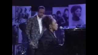 Roberta Flack amp Peabo Bryson The Closer I Get To You [upl. by Anirdna56]