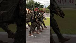 DESFILE DA 21ª BATERIA DE ARTILHARIA ANTIAÉREA PÁRAQUEDISTA 🦅 [upl. by Magdaia908]