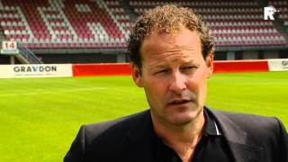 Praat  R van der Gijp  aflevering 1 [upl. by Valonia]