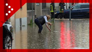 Allagamenti a Bergamo dopo il temporale auto ferme nellacqua [upl. by Delogu]