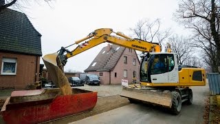 Bagger LIEBHERR A920 mit Likufix [upl. by Annirak]