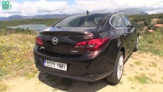 Prueba Opel Astra Sedán 14 140 CV [upl. by Espy978]