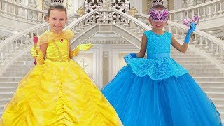 Alice se viste con un hermosas vestido de princesas  Compilación historias para niños [upl. by Enined49]