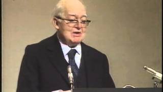 Friedrich Dürrenmatt quotDie Schweiz  ein Gefängnisquot Rede 1990 [upl. by Parik]