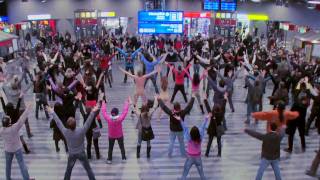 Taneční akce na Hlavním nádraží  Dancing at Central Prague station 26112010 [upl. by Macfarlane]