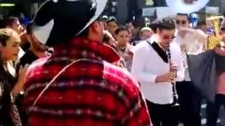 Un indegente cantando como el vocalista de la banda MS [upl. by Nanfa]