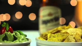 Nachos con guacamole acompañado de Imperial Weissbier en Sesiones Imperial [upl. by Anaerda]