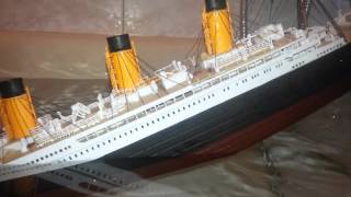 Titanic model sinking [upl. by Akinihs]