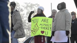 Runners brave the cold for 2013 CIM [upl. by Lomax]