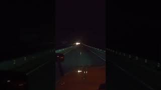 Captan el momento en que intentaron asaltar al conductor de un trailer en la autopistaPueblaOrizaba [upl. by Esidnac]