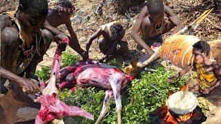 🔥Hadzabe Tribe Hunt Big Kudu🍖Antelope Family in The Savannah ☀️For LunchTrue Hunters [upl. by Anrym63]