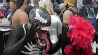 PUPPETS TAKE OVER COMIC CON 2011 feat Slave Leias [upl. by Adyol860]