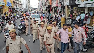 बाड़मेर अपराधी पुलिस से करता रहा मिन्नते पुलिस ने बीच बाजार में निकाला जुलूस जल्द ही महिला आरोपी [upl. by Gwennie]