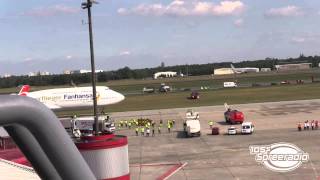 SiegerFlieger landet in Berlin  Die Weltmeister in Tegel [upl. by Romney]