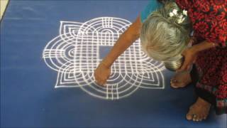 Beautiful Festival kolam  Friday Mugglu  Rangoli designs  Learn Kolam [upl. by Nallek]