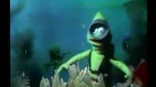 Sesamstrasse Kermit der Frosch  Im Garten eines Kraken [upl. by Ynavoeg]