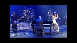 Laura Pausini  Medley Strani Amore Lettera Live in Paris 05 [upl. by Urata]