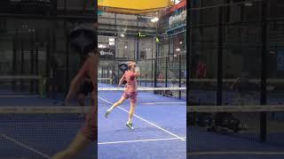 🎾PADEL TIP crea espacios presionando en las esquinas💥 padel padeltime padeltraining [upl. by Uella]