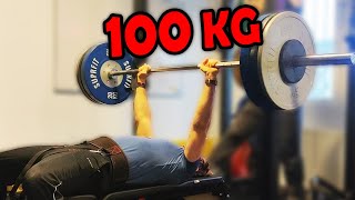 100 kg Benchpress Challenge [upl. by Naimerej]